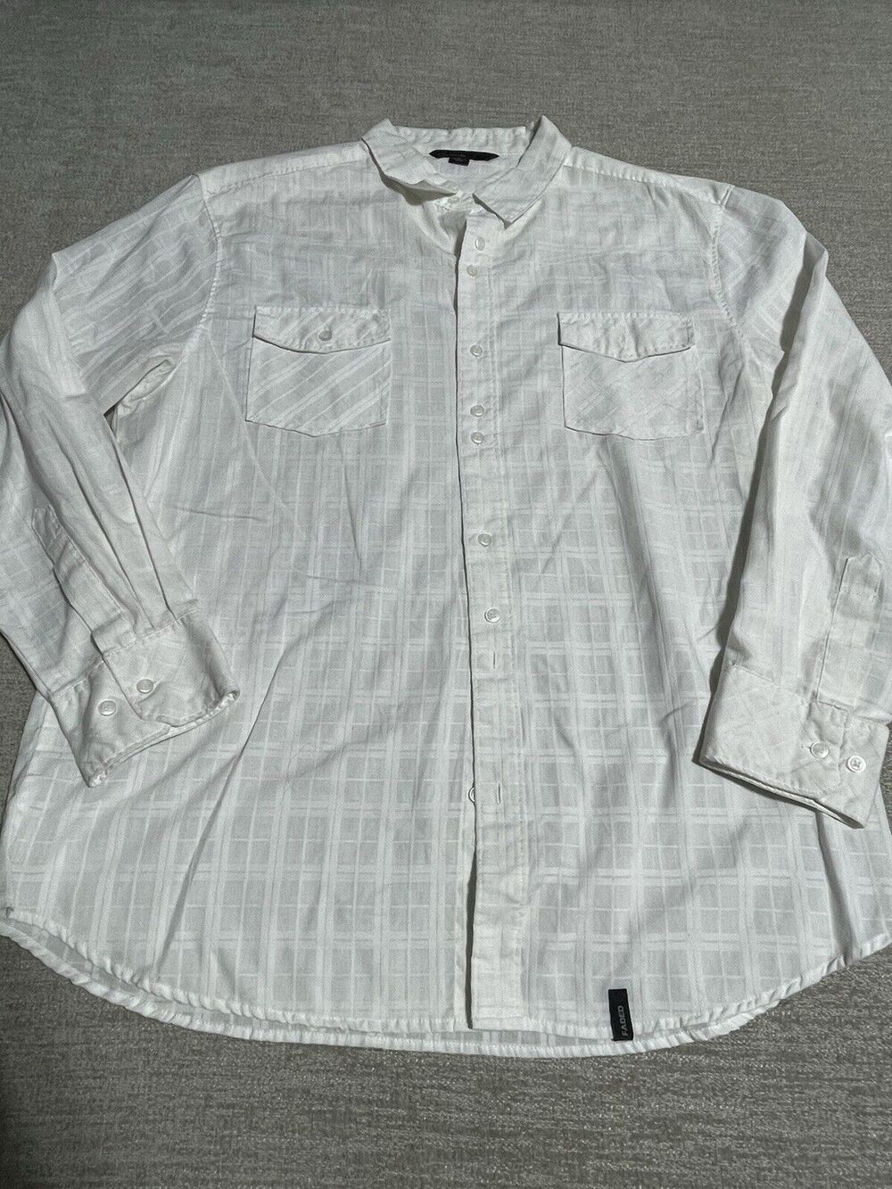 Straight Faded Shirt Men’s XL White Button Down Long Sleeve Shirt Pockets